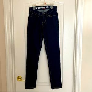 Denizen by Levi’s Dark wash Skinny Jeans Size 2